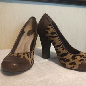 Fossil Heels